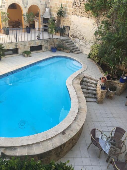 Studio Apartment With Pool In House Of Character. Birkirkara Dış mekan fotoğraf